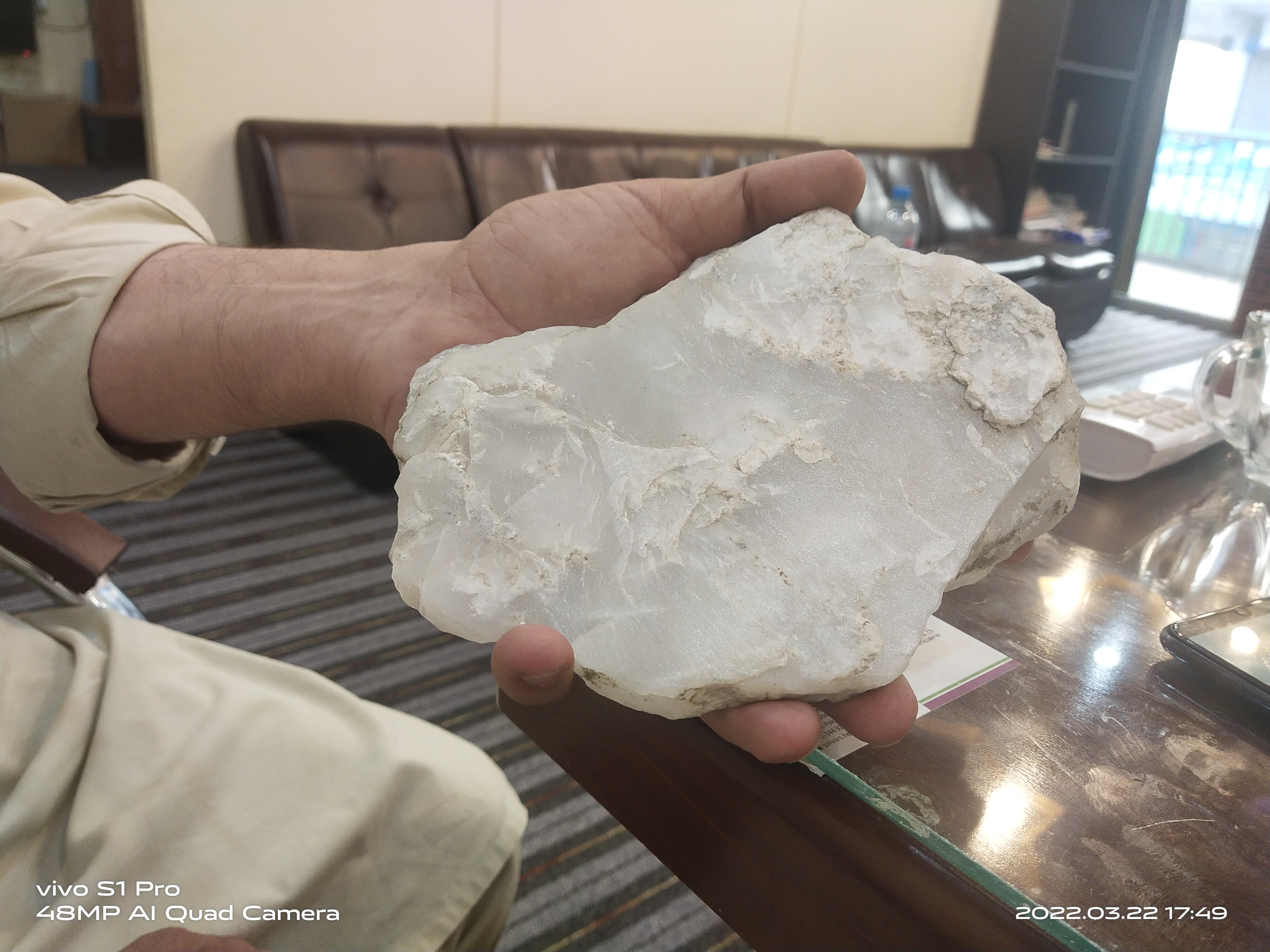 white jade rough per kg Jade